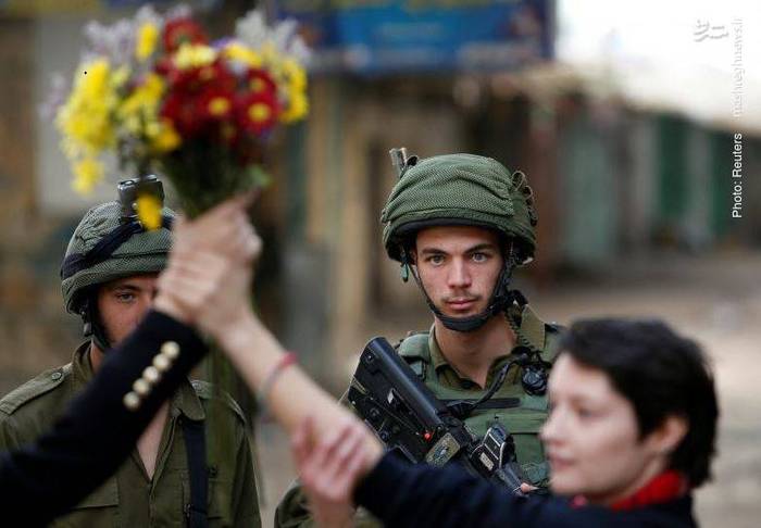 حضور فعالان اجتماعی خارجی برای پایان‌دادن به درگیری‌ها در فلسطین. احتمالا پس از پایان درگیری،‌ دولت‌های اروپایی رسماً تقسیم بیت‌المقدس را به دو پایتخت اسرائیلی و فلسطینی اعلام می‌کنند!