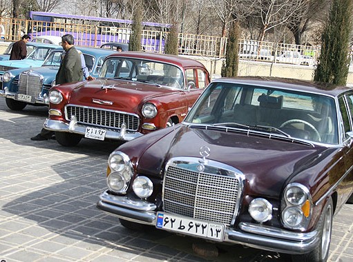 افتتاح نخستین پنج شنبه بازار خرید و فروش خودروهای قدیمی در مشهد