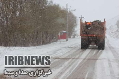 استفاده 180تن نمک شب گذشته درجاده های مهاباد