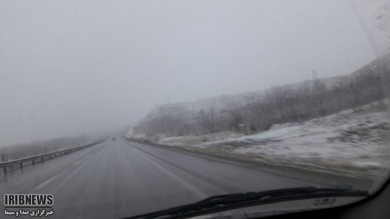 مه آلودگی ارتفاعات و تردد روان جاده ای