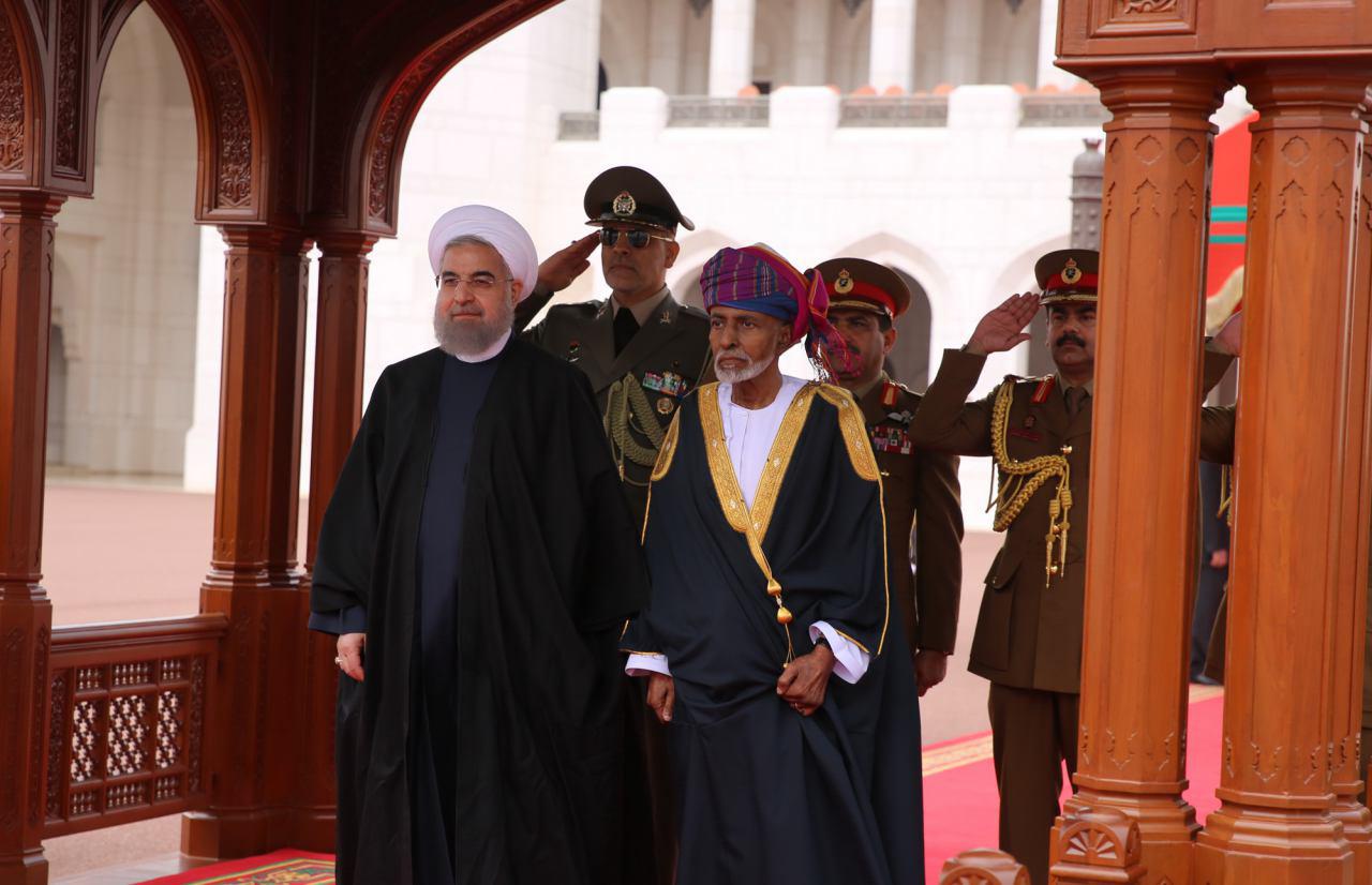 استقبال رسمی سلطان قابوس پادشاه عمان از رئیس جمهور کشورمان