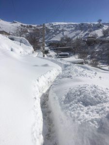 تردد در محور اورامانات تنها با زنجیر چرخ امکان پذیر است