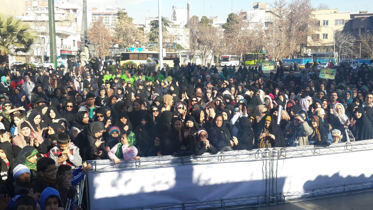 مراسم راهپیمایی خانوادگی 