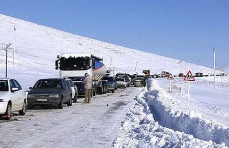 مسدود شدن جاده های استان خراسان رضوی به دلیل بارش برف سنگین و کولاک شدید