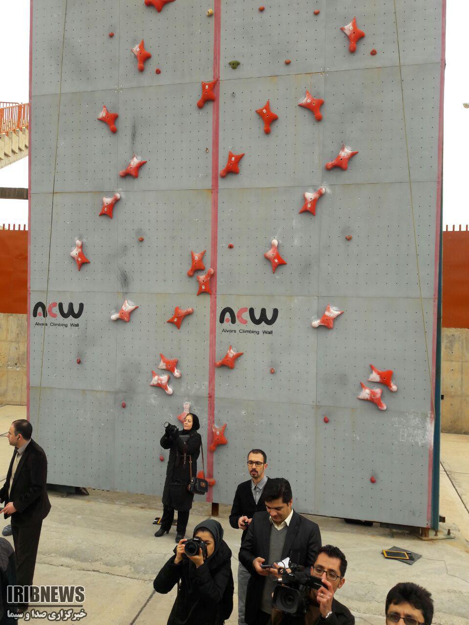 رونمایی از دیواره سنگ نوردی ورزشگاه 15 هزار نفری قزوین + فیلم