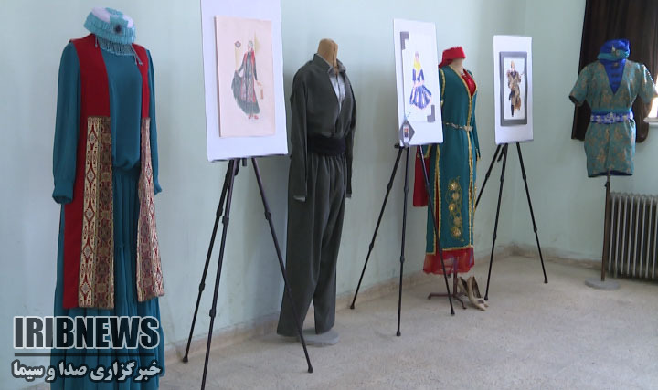 برپایی نمایشگاه لباس اقوام ایرانی در مهاباد