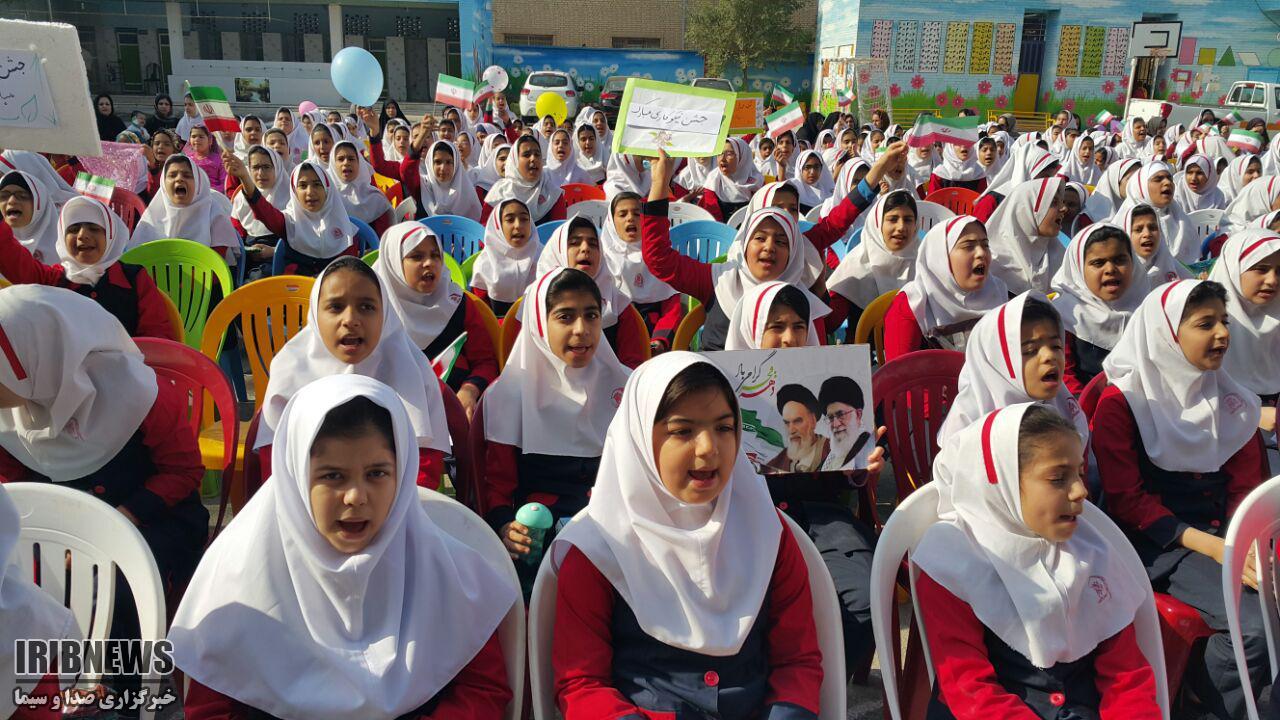 نواخته شدن زنگ نیکوکاری در مدارس آبادان و خرمشهر