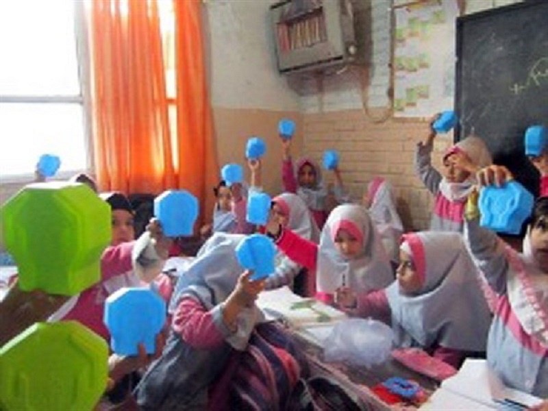 توزیع ۱۲۵ هزار قلک در مدارس کردستان
