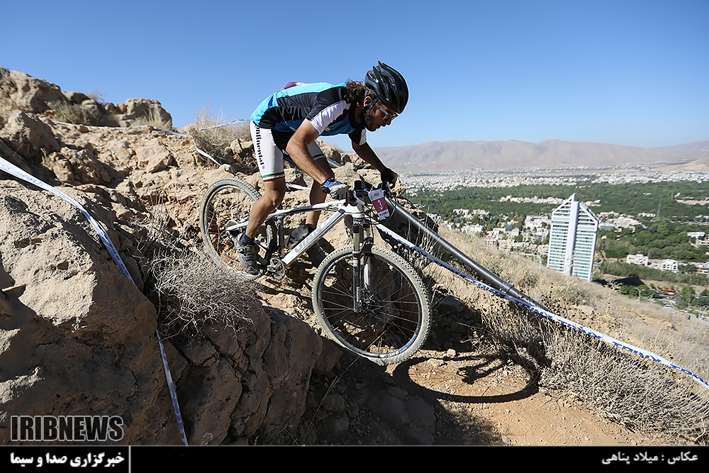 فارس قهرمان مسابقات دوچرخه سواری کوهستان کراس کانتری