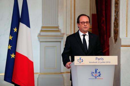 رئیس جمهور فرانسه برای افتتاحیه المپیک راهی برزیل می شود