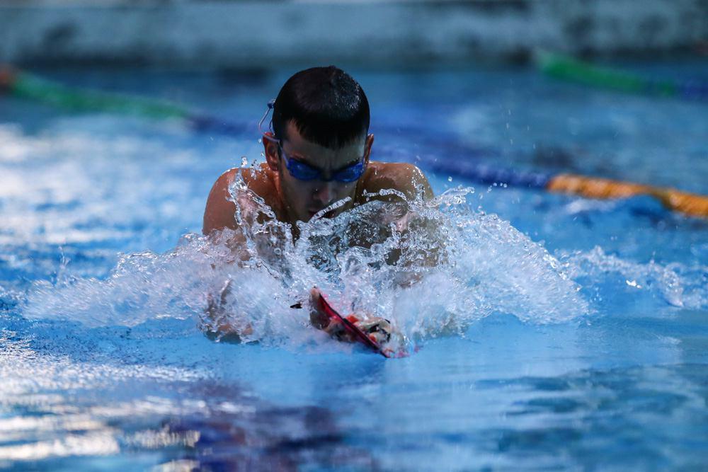 مسابقات شنا قهرمانی کشور در رده سنی 15- 17 سال برگزار شد