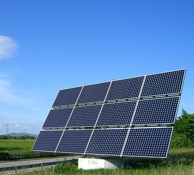 واگذاری  پنل خورشیدی به مددجویان کمیته امداد نیشابور