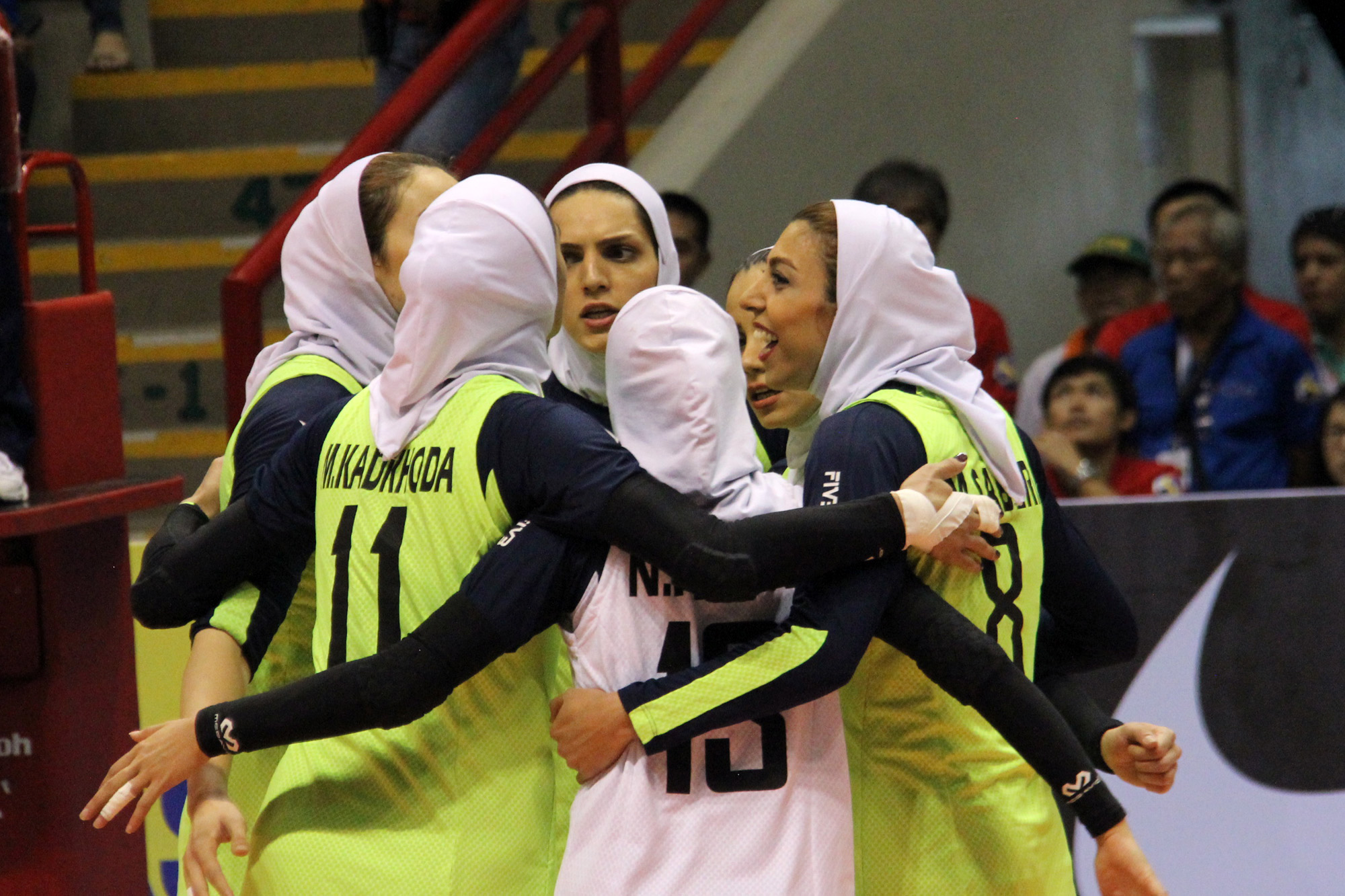 بانوان والیبالیست ایران مقابل میزبان تاریخ ساز شدند
