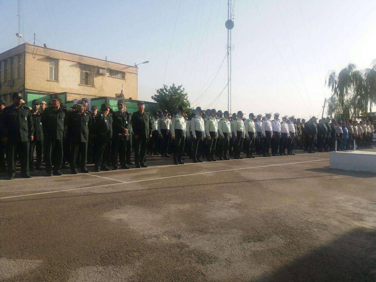 برگزاری صبحگاه مشترک نیروهای نظامی و انتظامی در گچساران