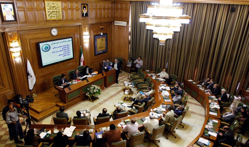 شهرداری فهرست بدهی های خود را اعلام کند