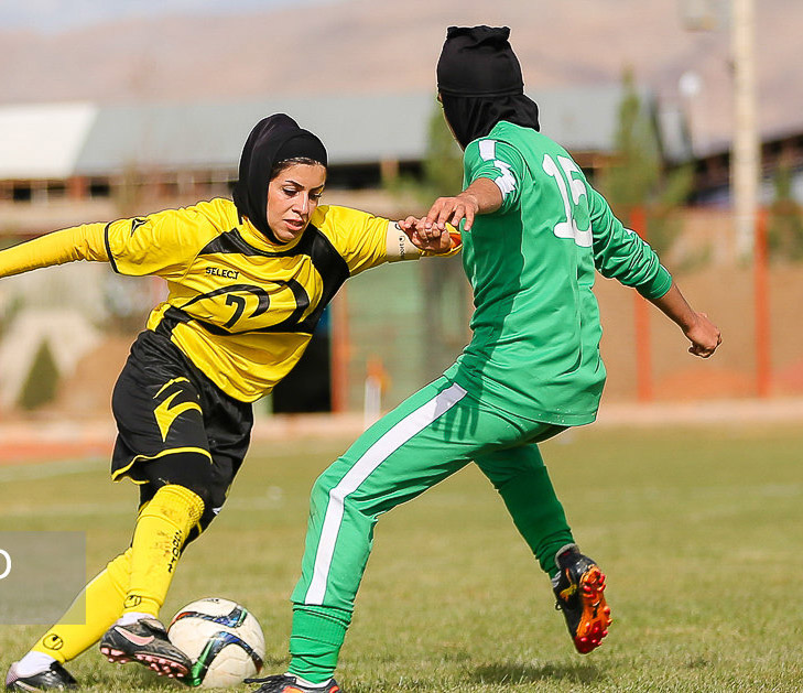 پیروزی تیم‌های کرمانی در مسابقات معوقه فوتبال بانوان