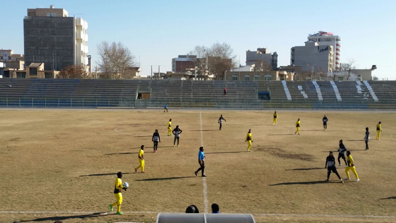 رقابت زنان فوتبالیست ایران در ارومیه