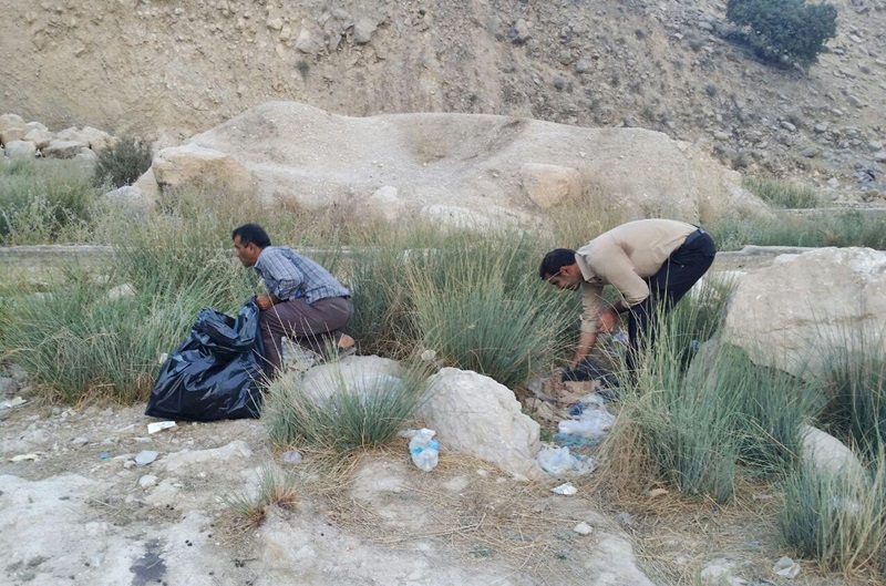 پاکسازی معابر ورودی و خروجی شهر چرام