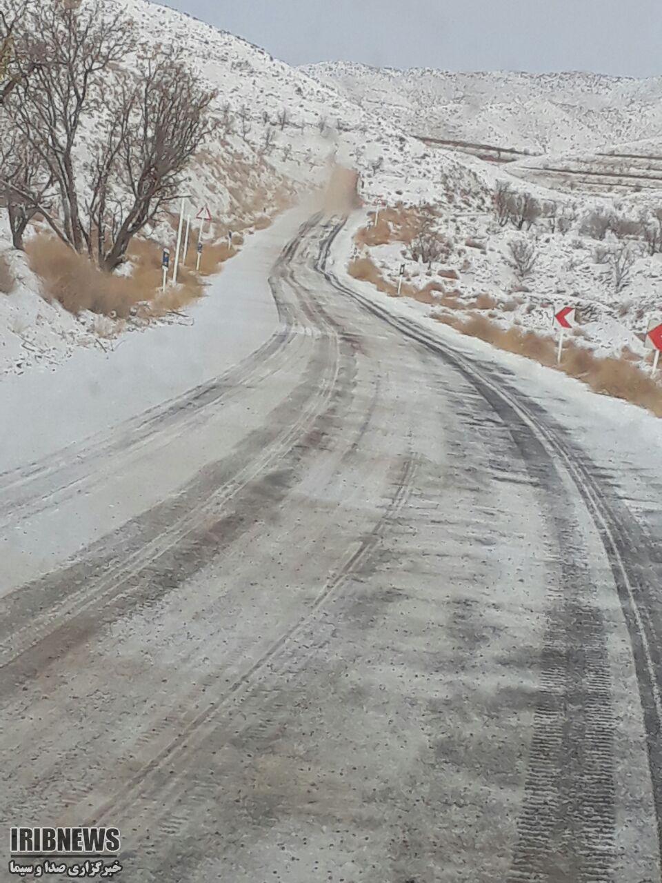 بازگشایی مسیرهای مسدود شده با برف در استان