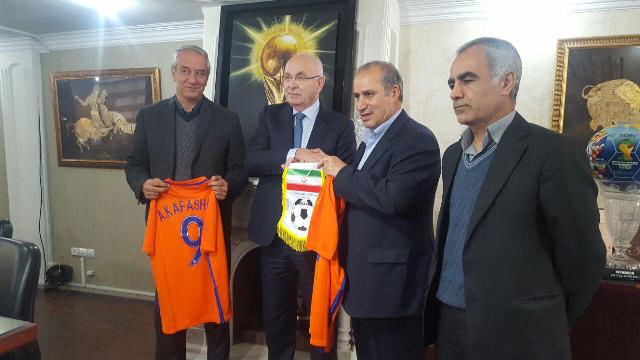 فدراسیون‌های فوتبال ایران و هلند تفاهم‌نامه همکاری امضا کردند