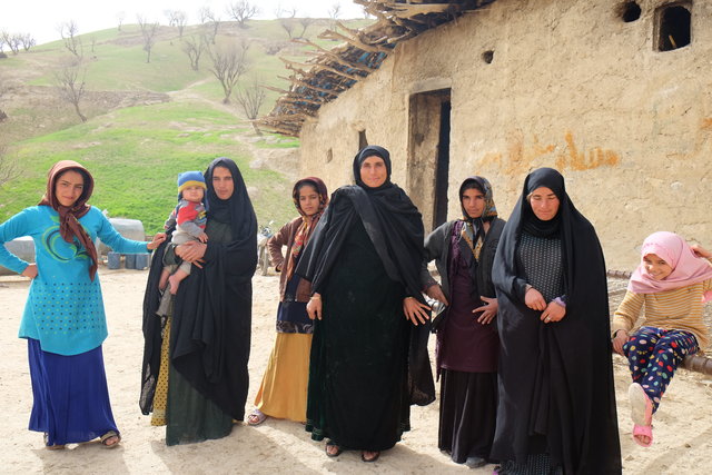 پای‌پره روستای زن‌های تنها