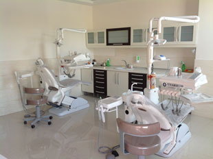 خدمات رسانی رایگان بزرگترین کلینیک دندان پزشکی ویژه معلولان کشور