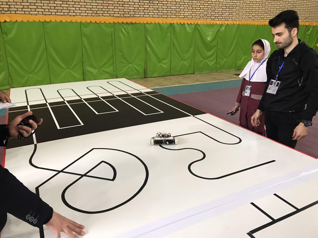 آغاز پنجمین دوره مسابقات رباتیک کشوری جام نور در مشهد