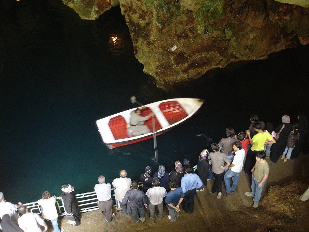بازدید بیش از هفت هزار گردشگر از غار آبی سهولان مهاباد