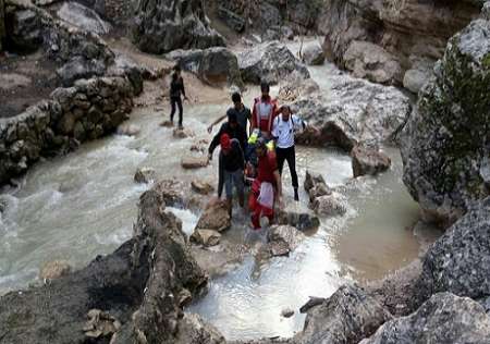 نجات یک مصدوم از ارتفاعات روستای اخلمد