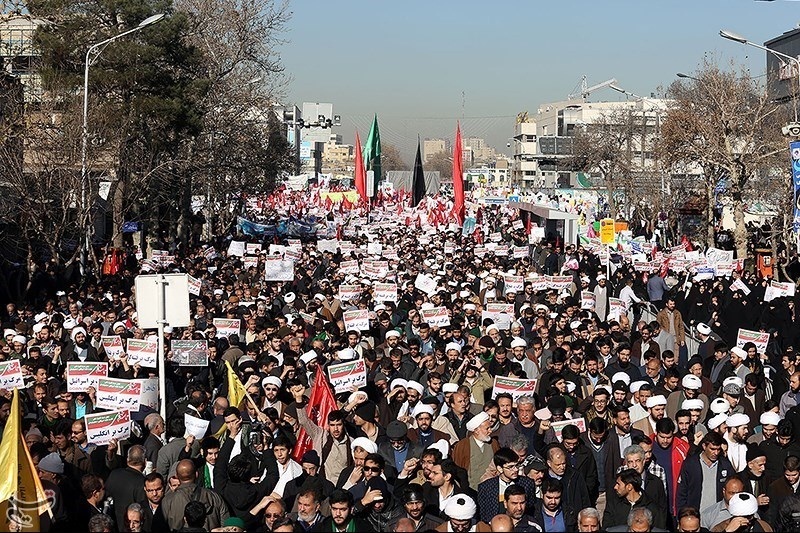 راهپیمایی خودجوش مردم در محکومیت اغتشاش گران