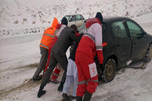 امداد رسانی به 35مسافر گرفتار دربرف و سرما