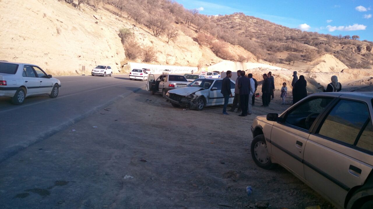 تصادف رانندگی 10نفر مجروح به جای گذاشت