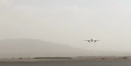 تند باد ، مانع فرود سه هواپیما در فرودگاه تبریز