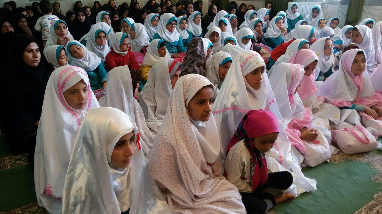 جشن تکلیف ۵۰ دانش آموز دختر مدارس شهر سرفاریاب