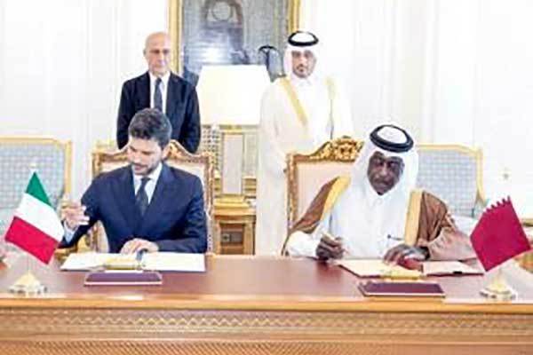 قطر قرارداد نظامي سه ميليارد يورويي با ايتاليا امضا کرد