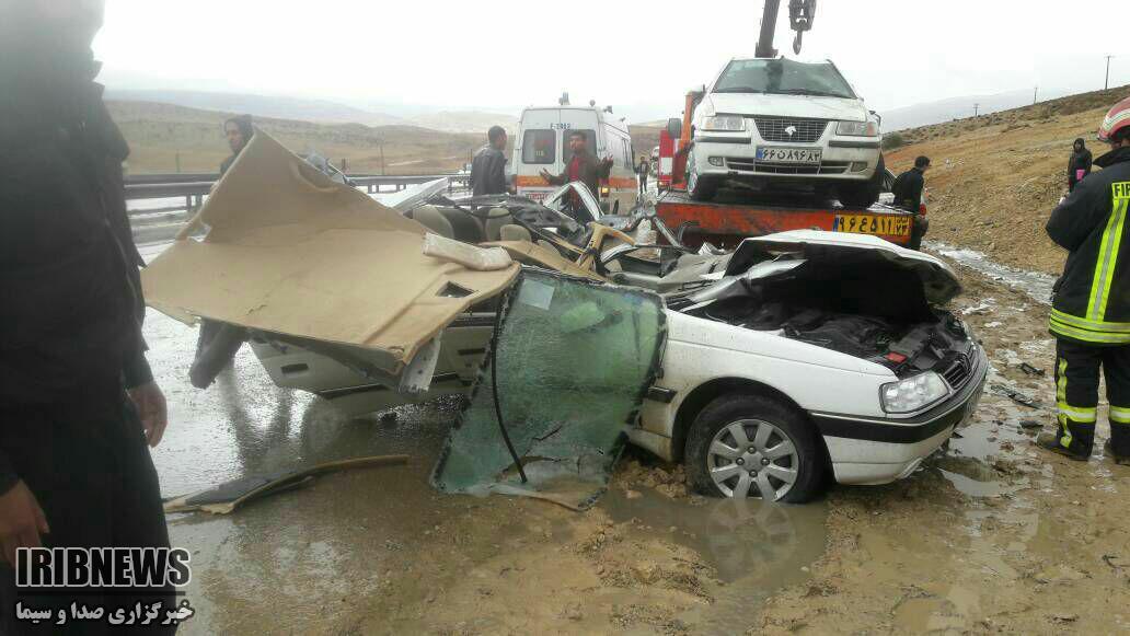 جان باختن راننده پژو در جاده کازرون