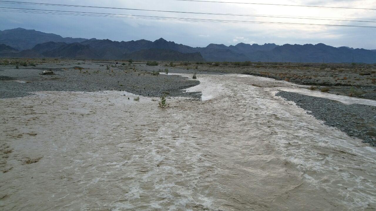 طغیان رودخانه و انسداد چند مسیر در جنوب سیستان و بلوچستان