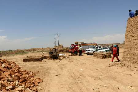 سقوط کارگرکوره آجرپزی در دستگاه خشت زنی در مشهدو مرگ وی