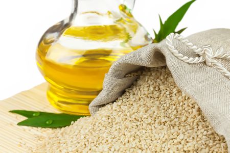 همت و تلاش یک بانوی کارآفرین در تولید روغن گیاهی + فیلم