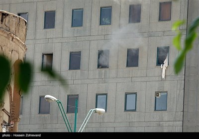 همدردی خانوداه شهدای منا با بازماندگان شهدای حملات تروریستی تهران