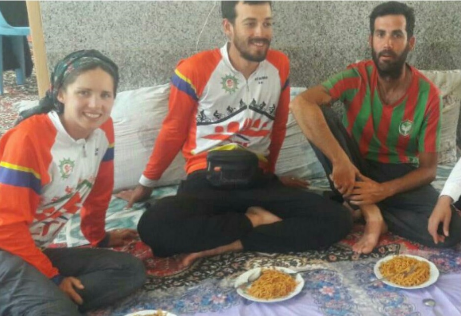 حضور دوچرخه سواران اسپانیایی در روستای ازبکوه دستگردان
