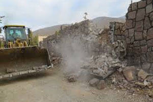 تخریب ساخت و سازهای غیر مجاز در تیران و کرون
