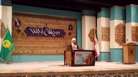 نشست رویش فرهنگ با موضوع اصول کلی تعامل با بیگانگان در اسلام در مشهد