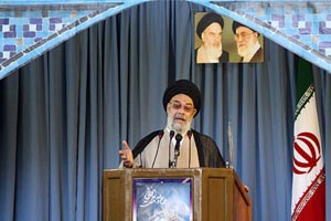 تاکید خطیب جمعه اصفهان بر هم صدایی دشمنان انقلاب با  داعش