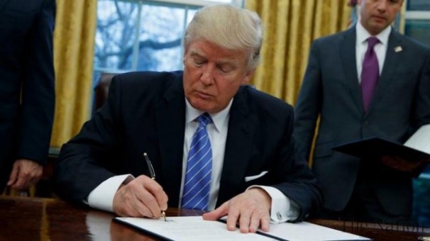 ترامپ قانون تحریم‌ها ضد ایران و روسیه را امضا کرد