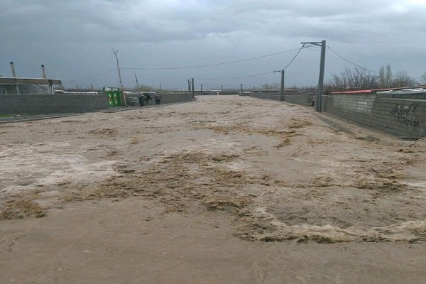 مسدود شدن 18 راه روستایی و فرعی در درگز