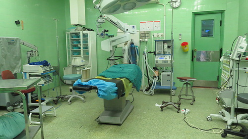 تجهیز بیمارستان قائم (عج) فیروزآباد به دستگاه سنگ شکن کلیه