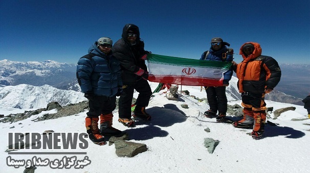 صعود کوهنوردان زنجانی به قله لنین