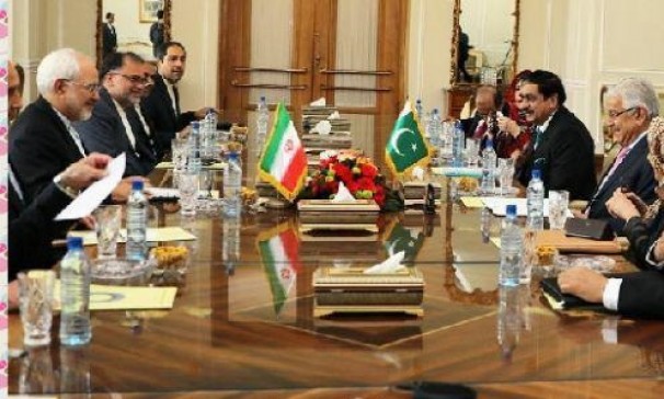 تاکید وزیران خارجه ایران و پاکستان بر تقویت روابط دوجانبه