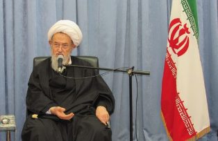 دیدار جمعی از فرماندهان نیروهای مسلح مازندران با آیت الله طبرسی